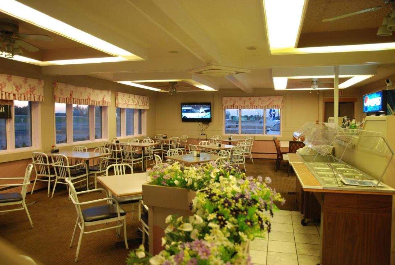 Country Garden Inn & Restaurant Smoky Lake Exteriör bild